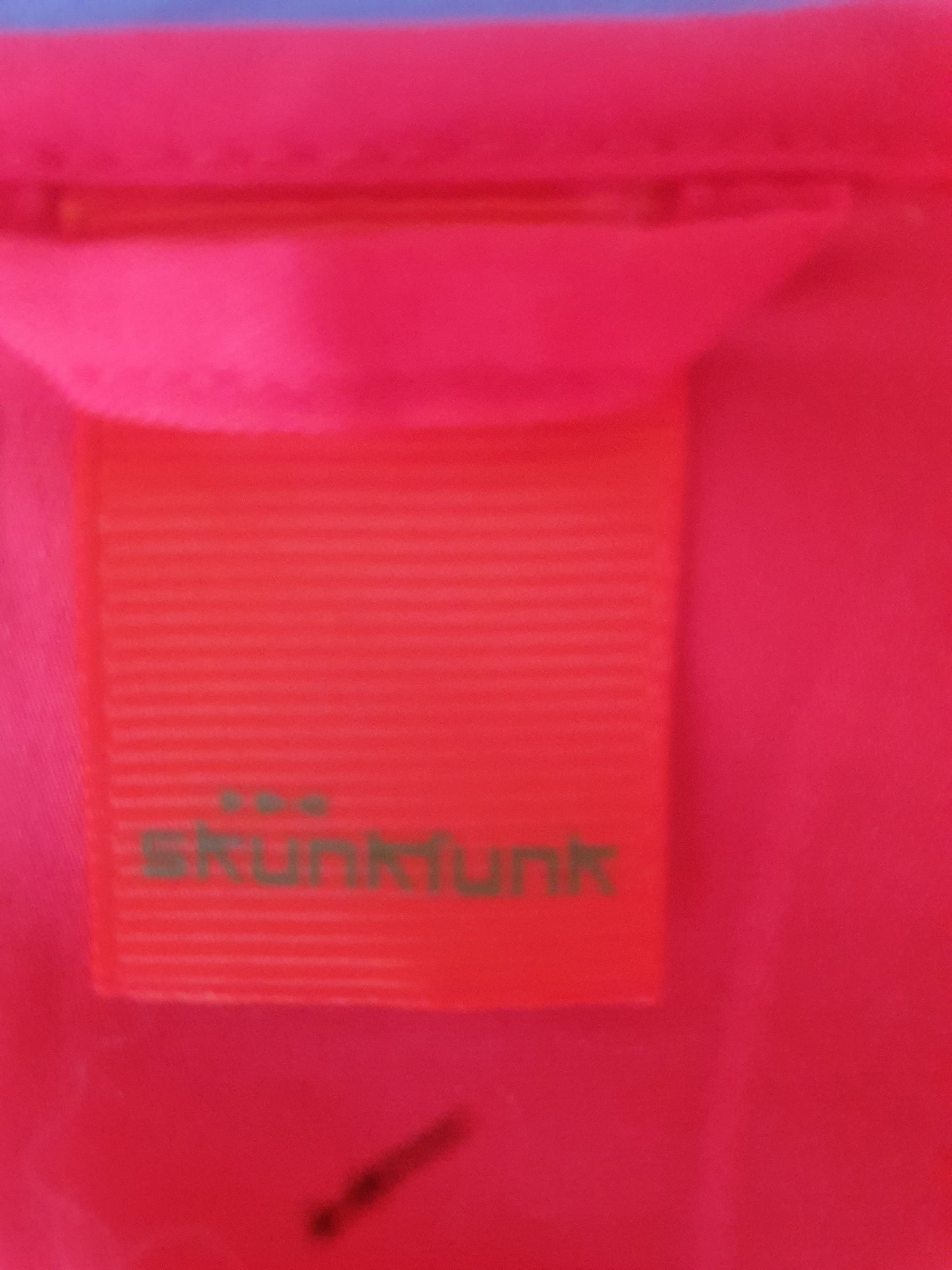 Vestido de rayas rojas