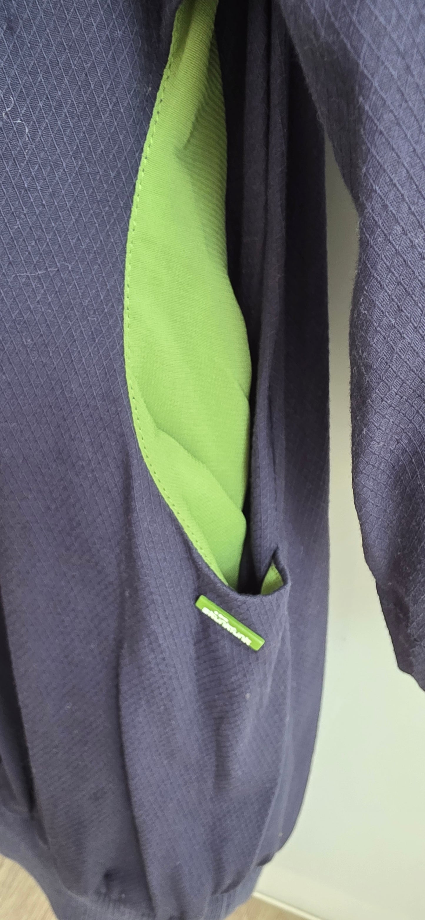 vestido verde y azul