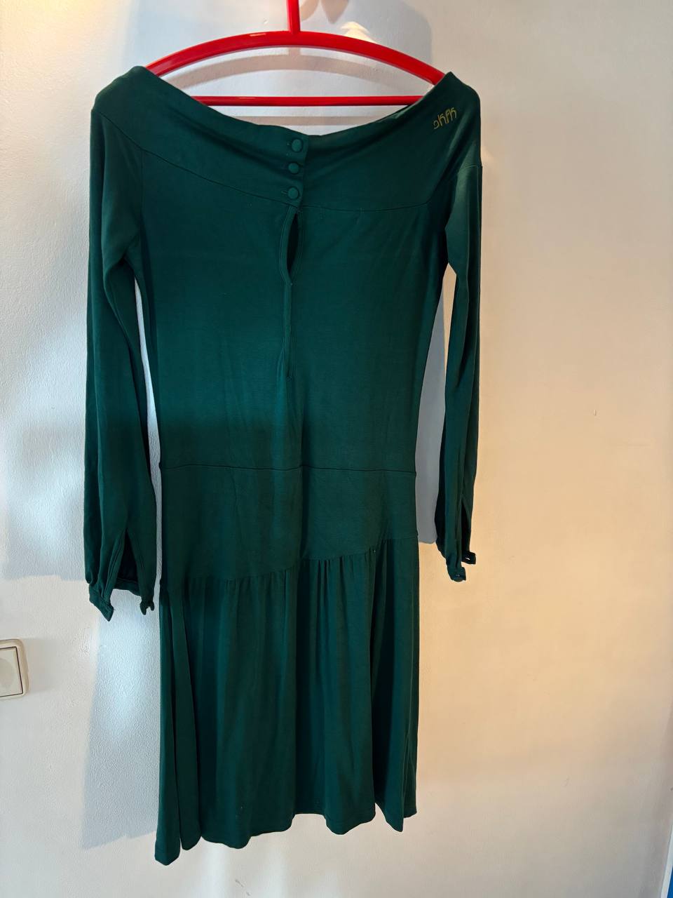 Vestido verde midi cuello barco