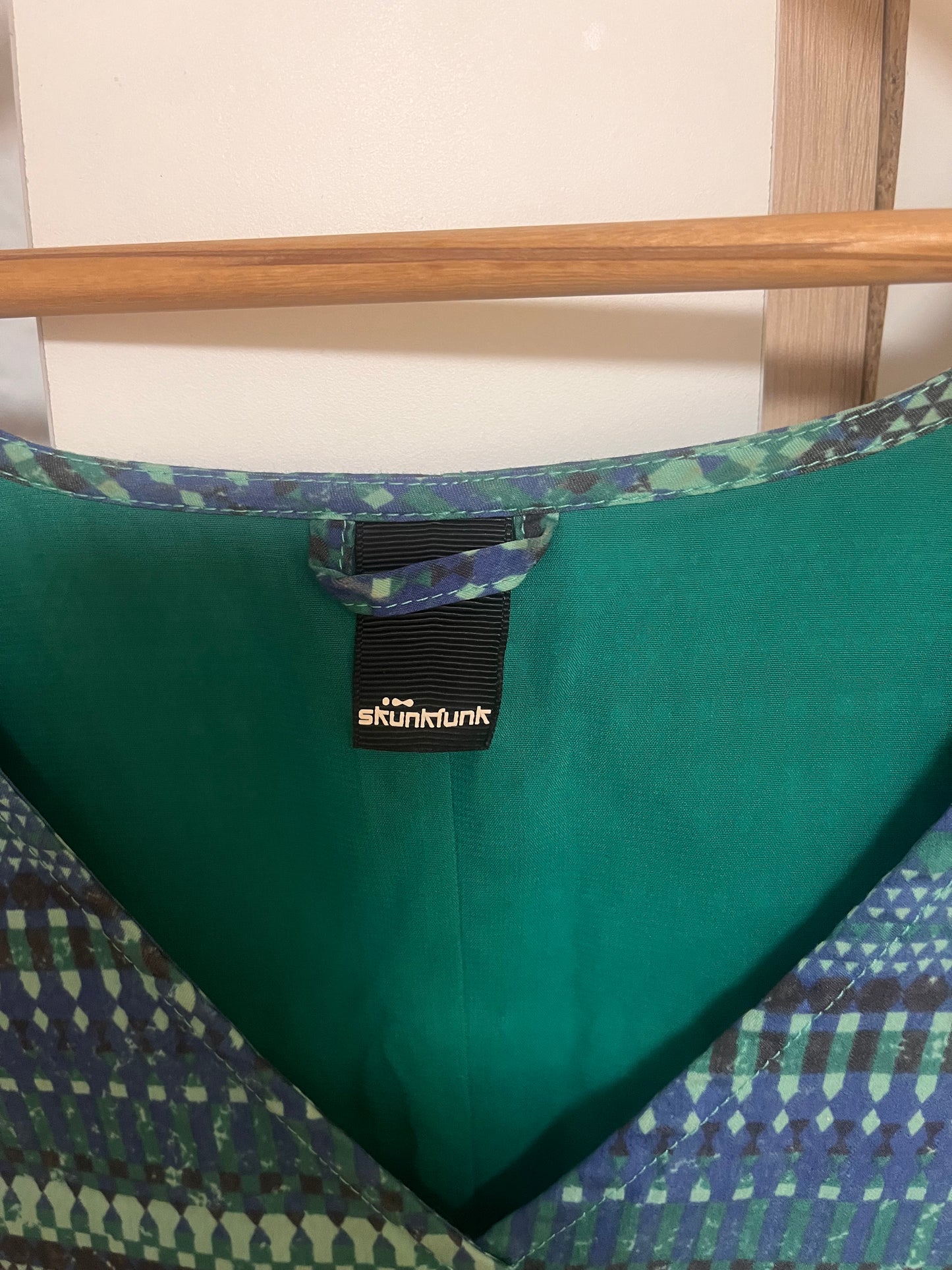 Vestido con estampado geométrico