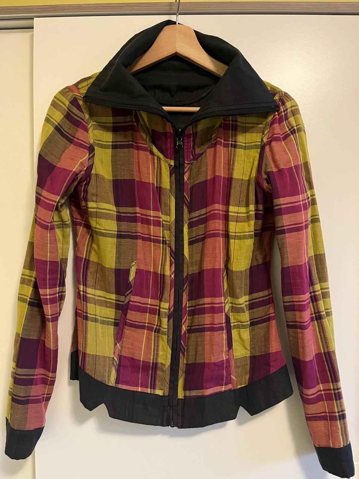 Chaqueta fina reversible