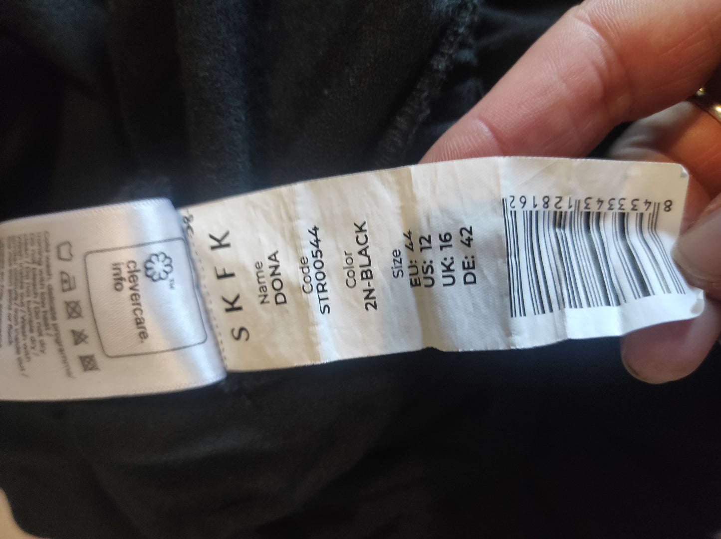 Pantalón modelo negro DONA