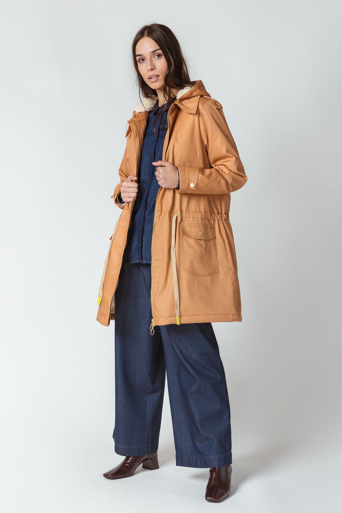 LARATZ WOMEN JACKET