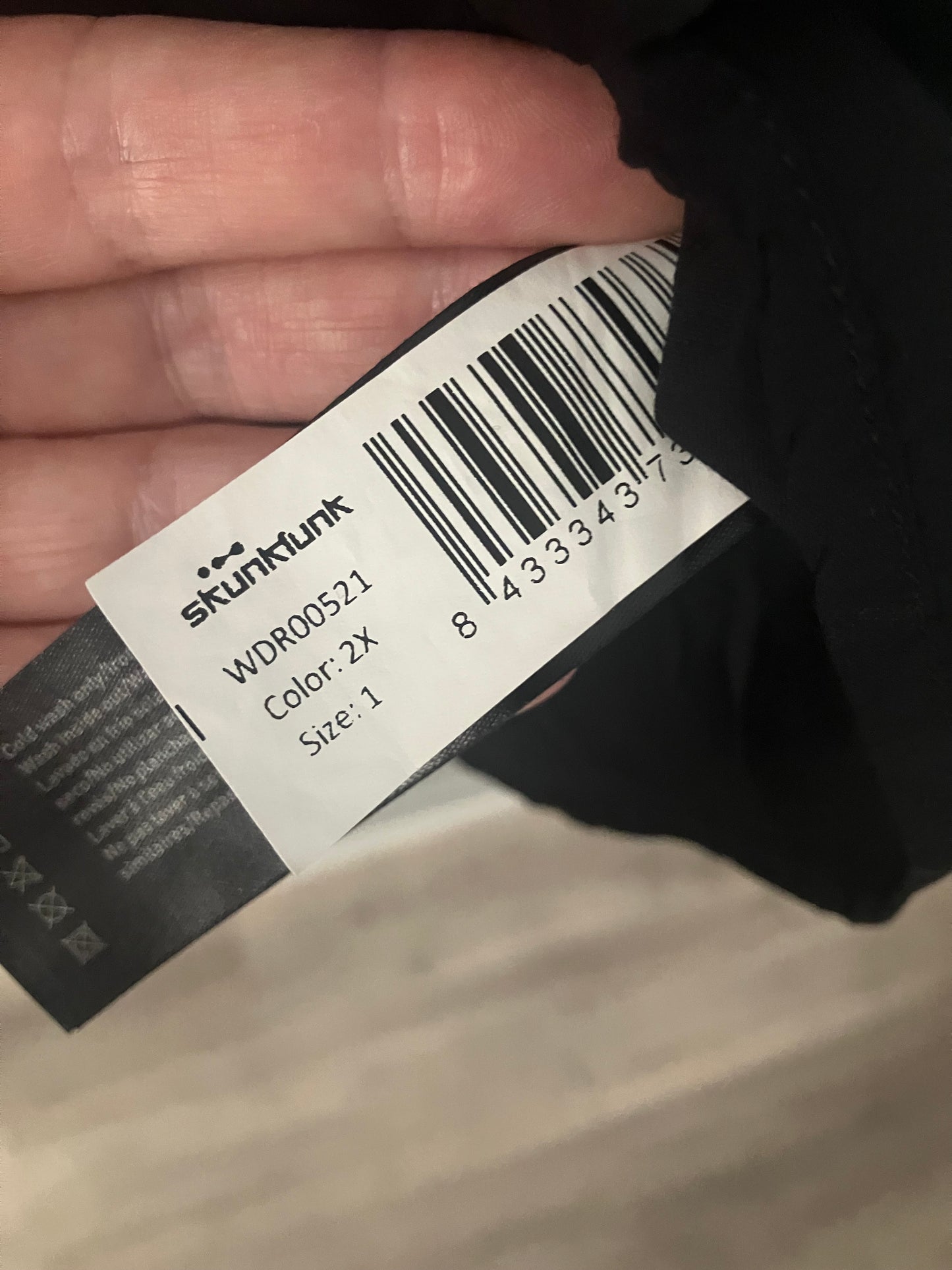 Vestido corto negro de verano