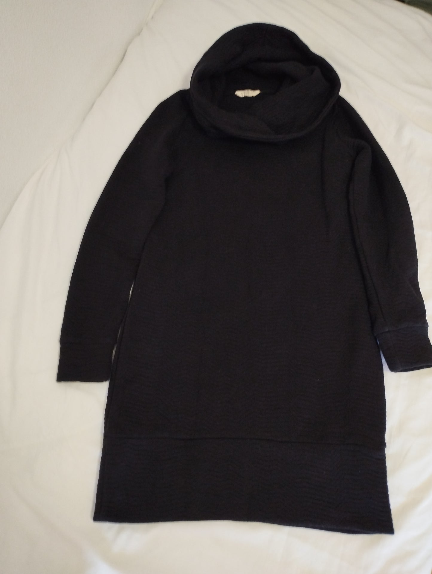 Vestido negro gran cuello