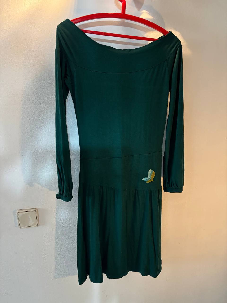 Vestido verde midi cuello barco