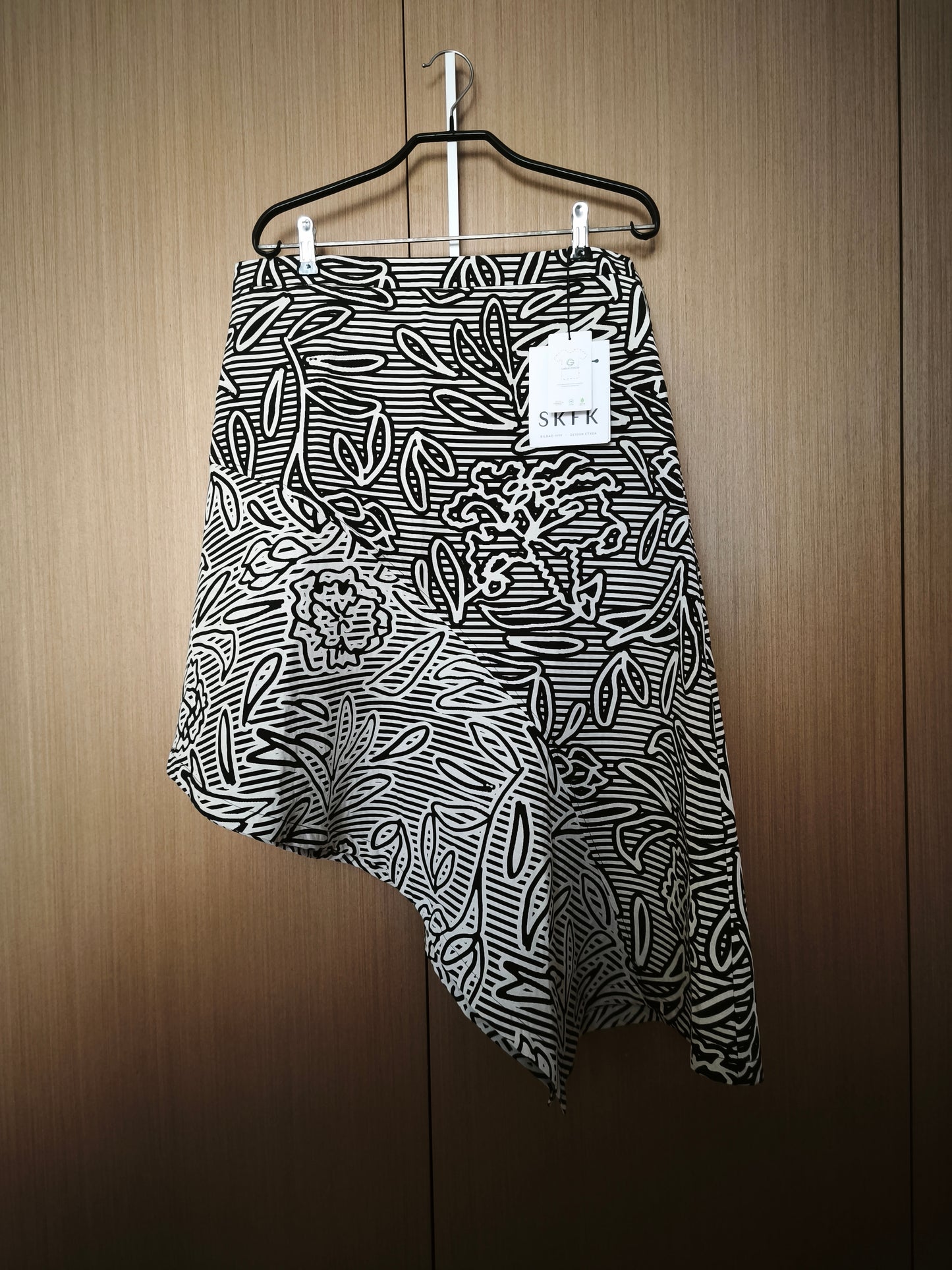 NÉTHÉ SKIRT
