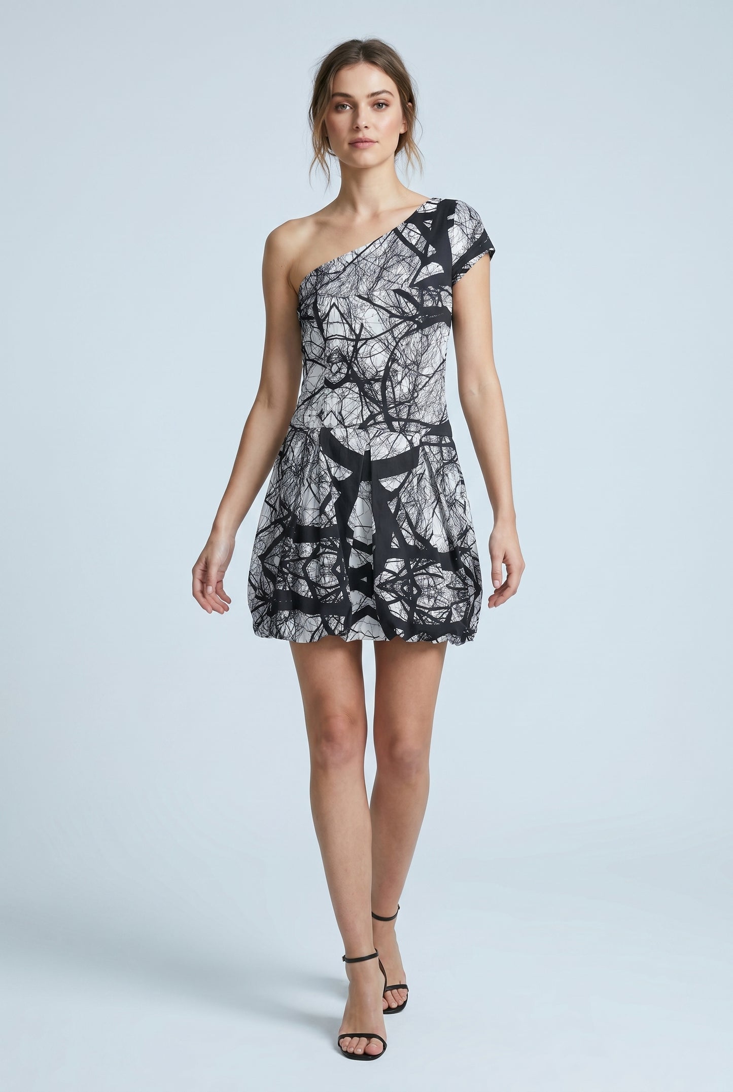 Vestido mini corte asimétrico