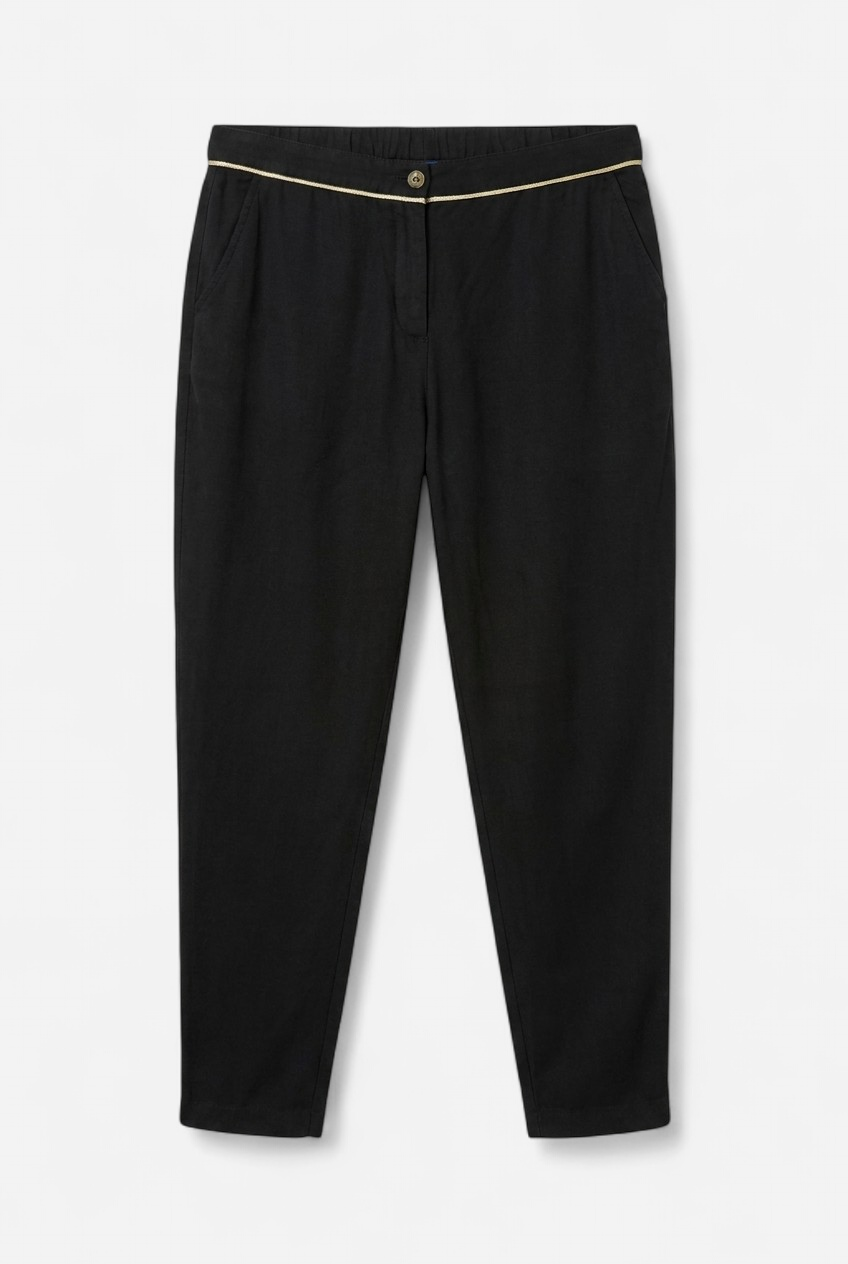 Black trousers