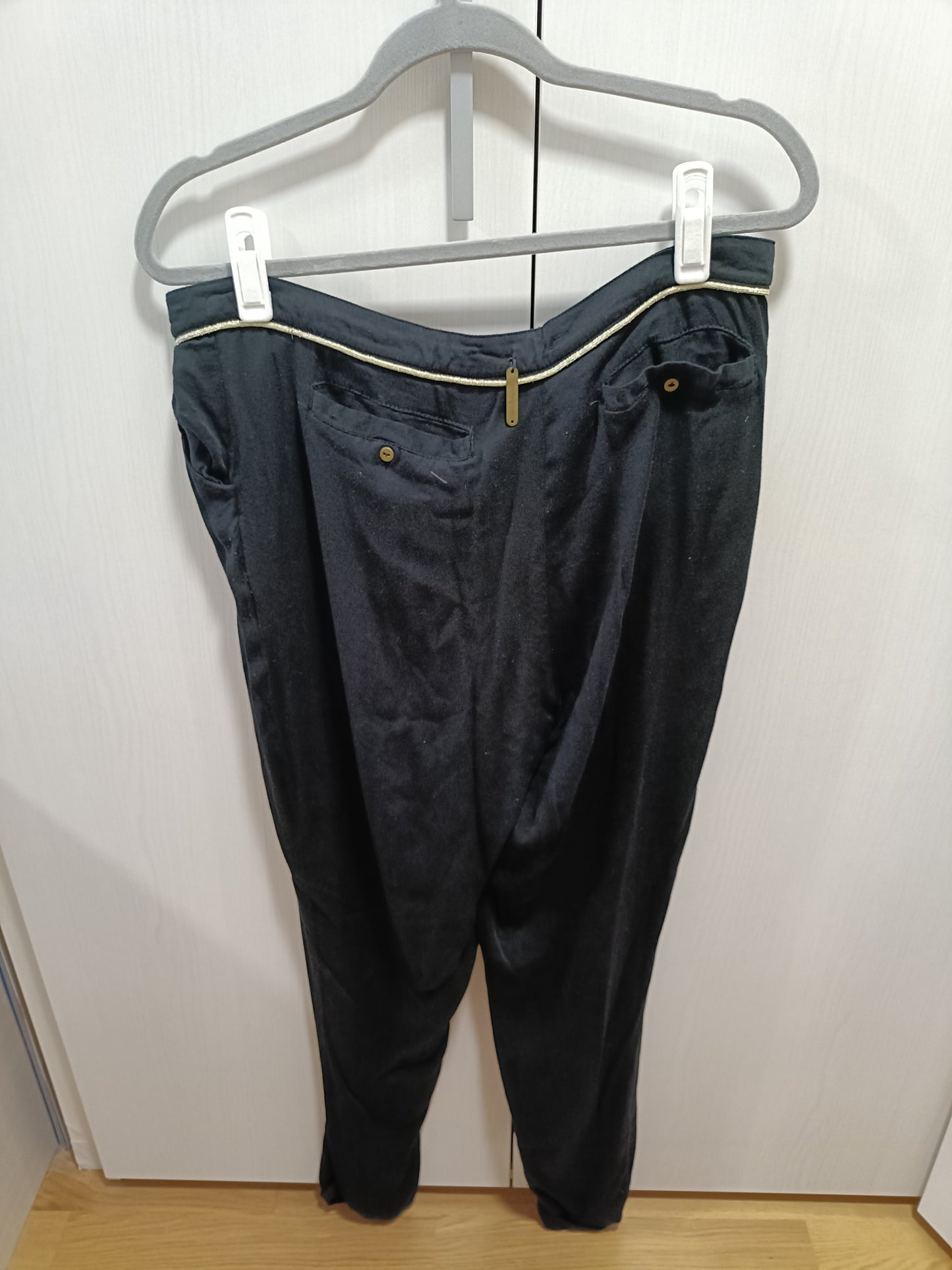 Black trousers