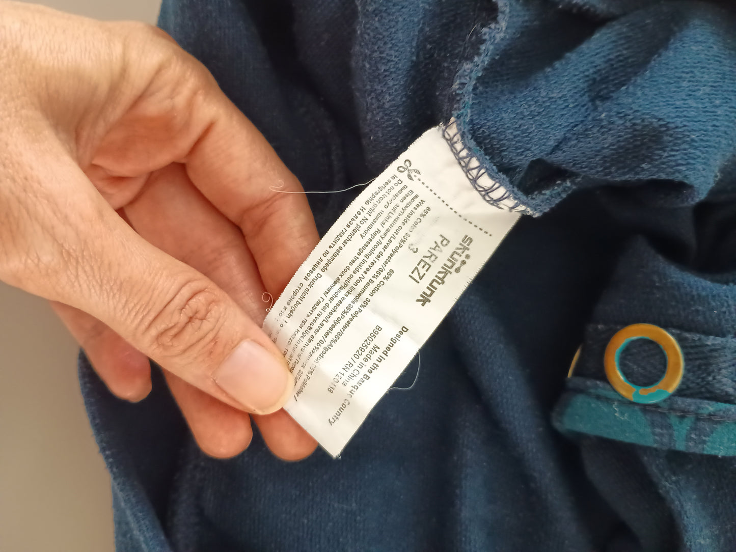T-shirt à capuche Parezi