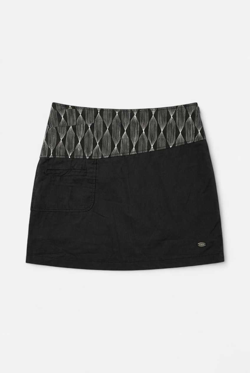 Jupe taille basse (zip côté gauche / petite poche devant côté droit)