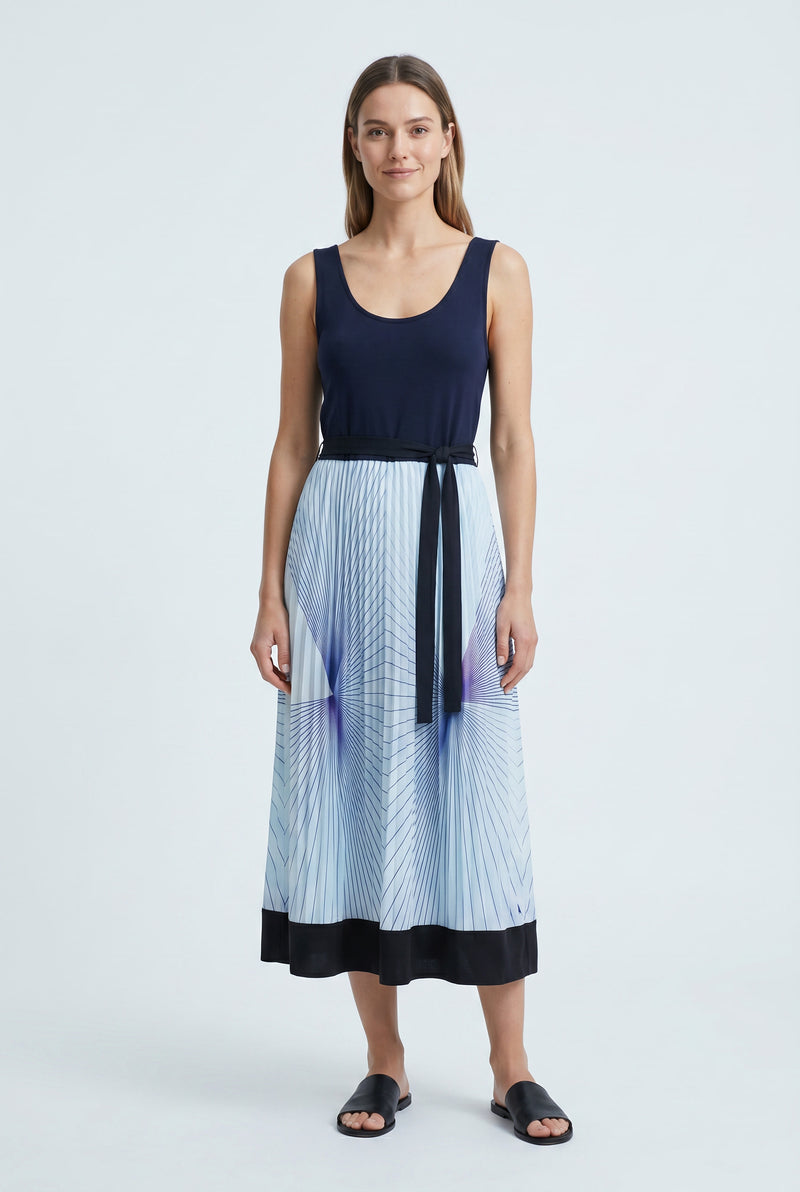 Robe blanche et bleue