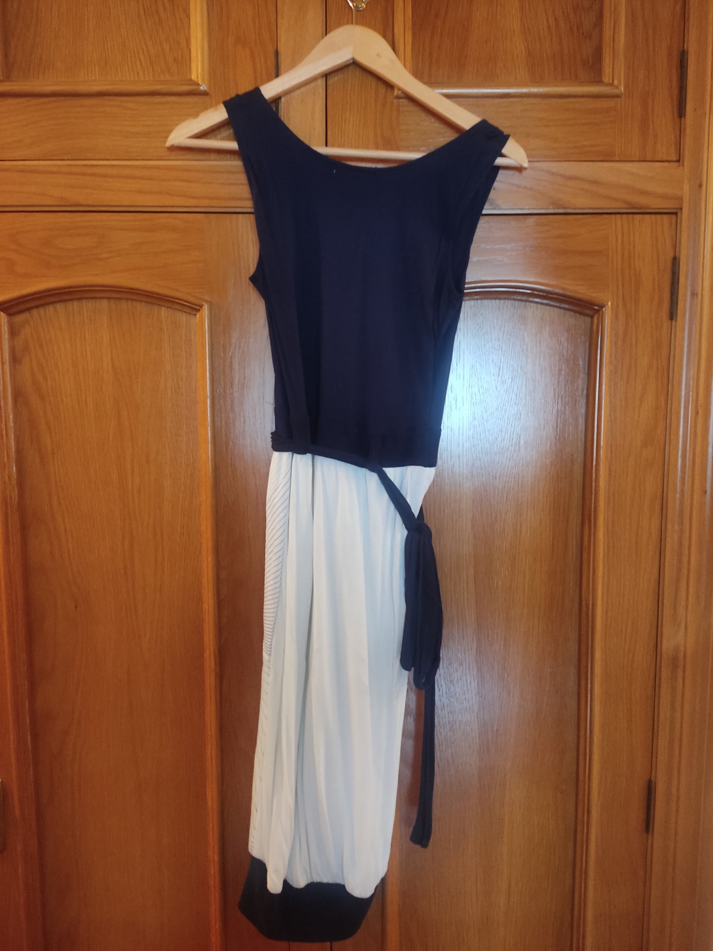 Robe blanche et bleue