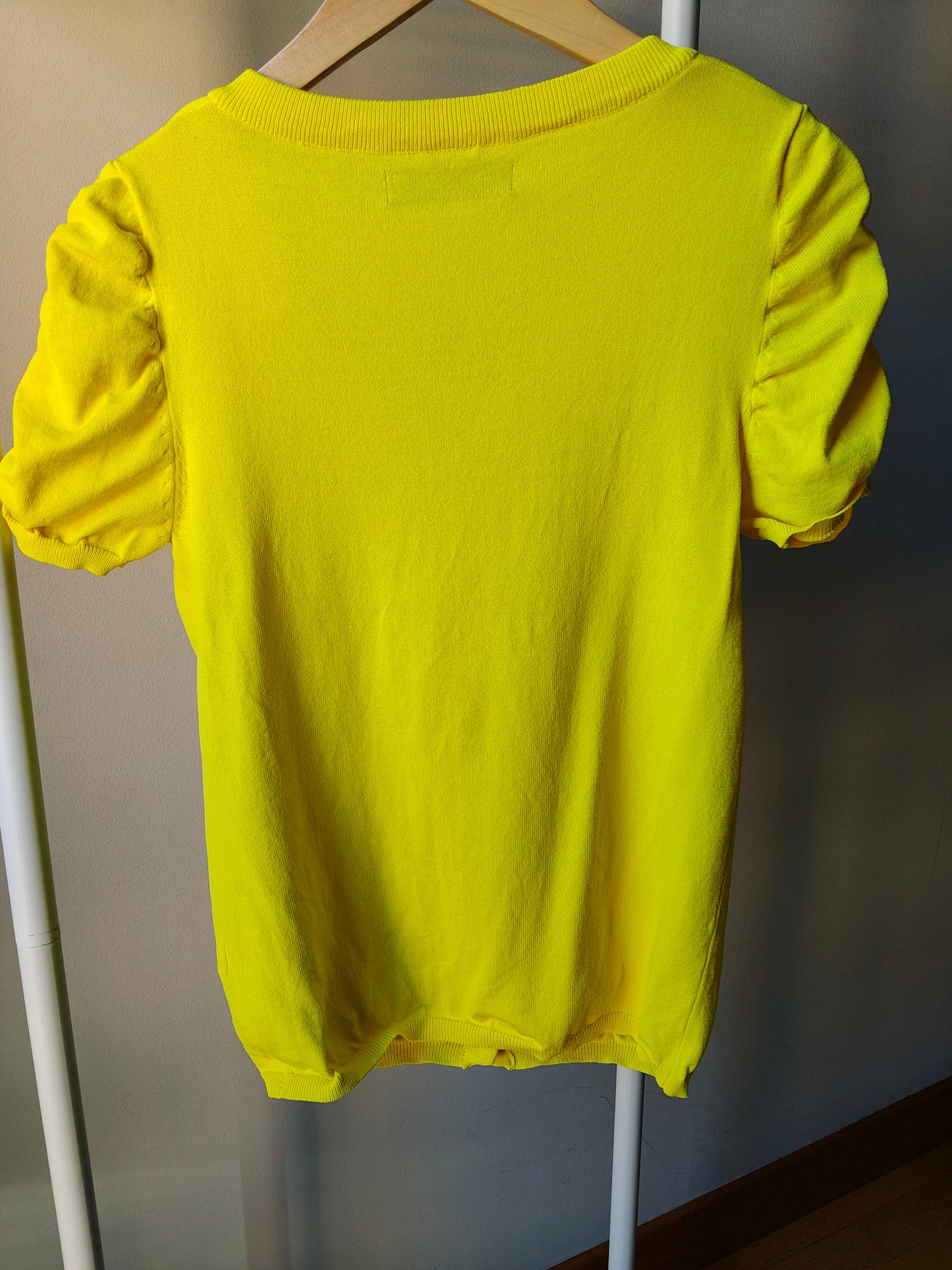 T-shirt en maille jaune