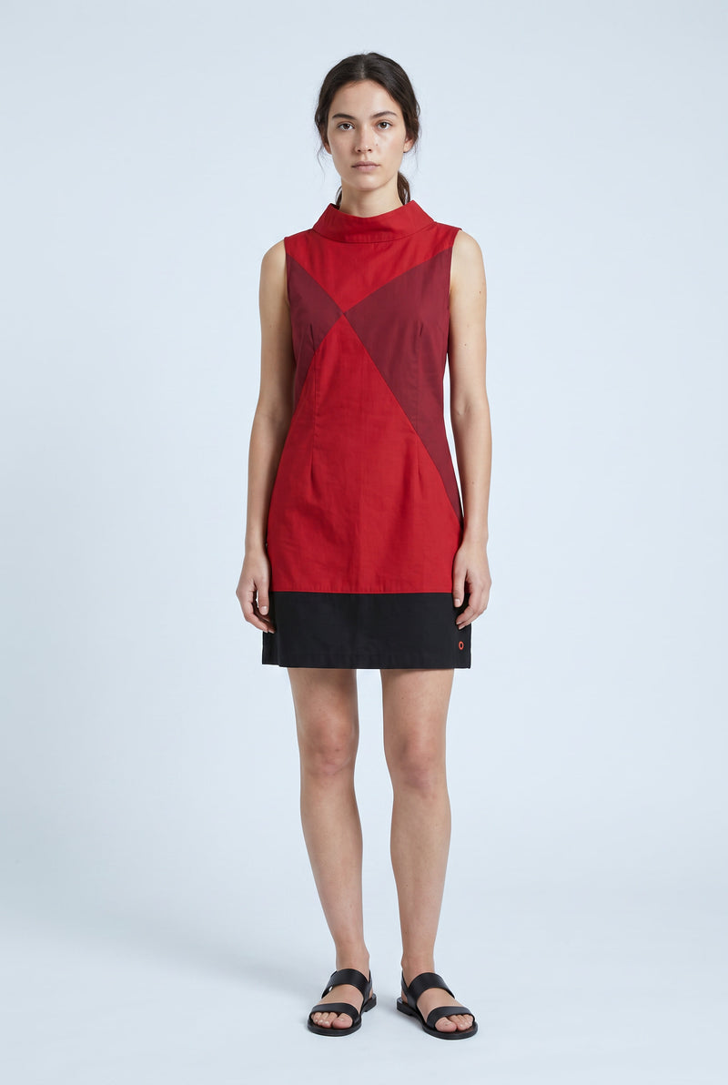 Robe colorblock rouge et noire à col bénitier