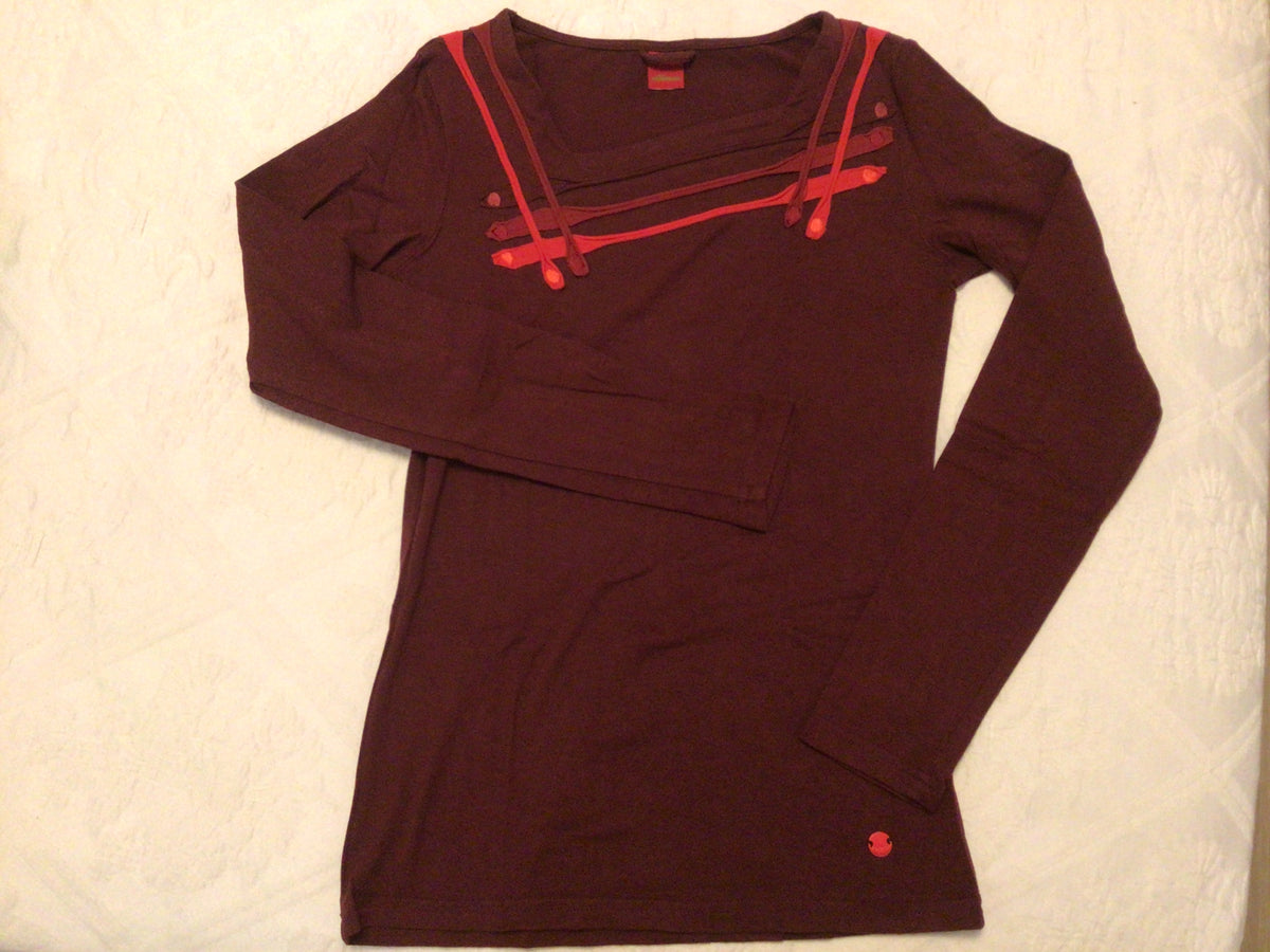 T-shirt à manches longues et col asymétrique