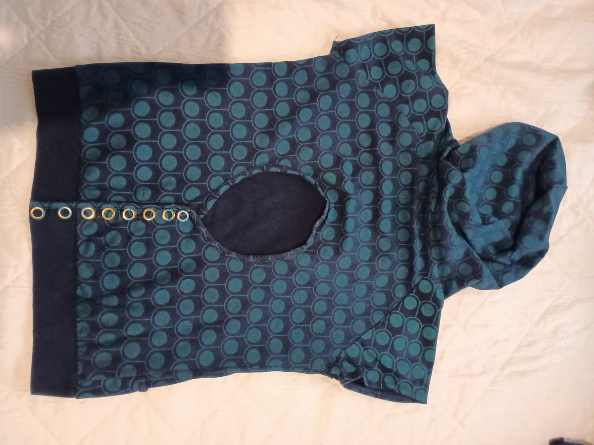 Maglia a maniche corte con cappuccio