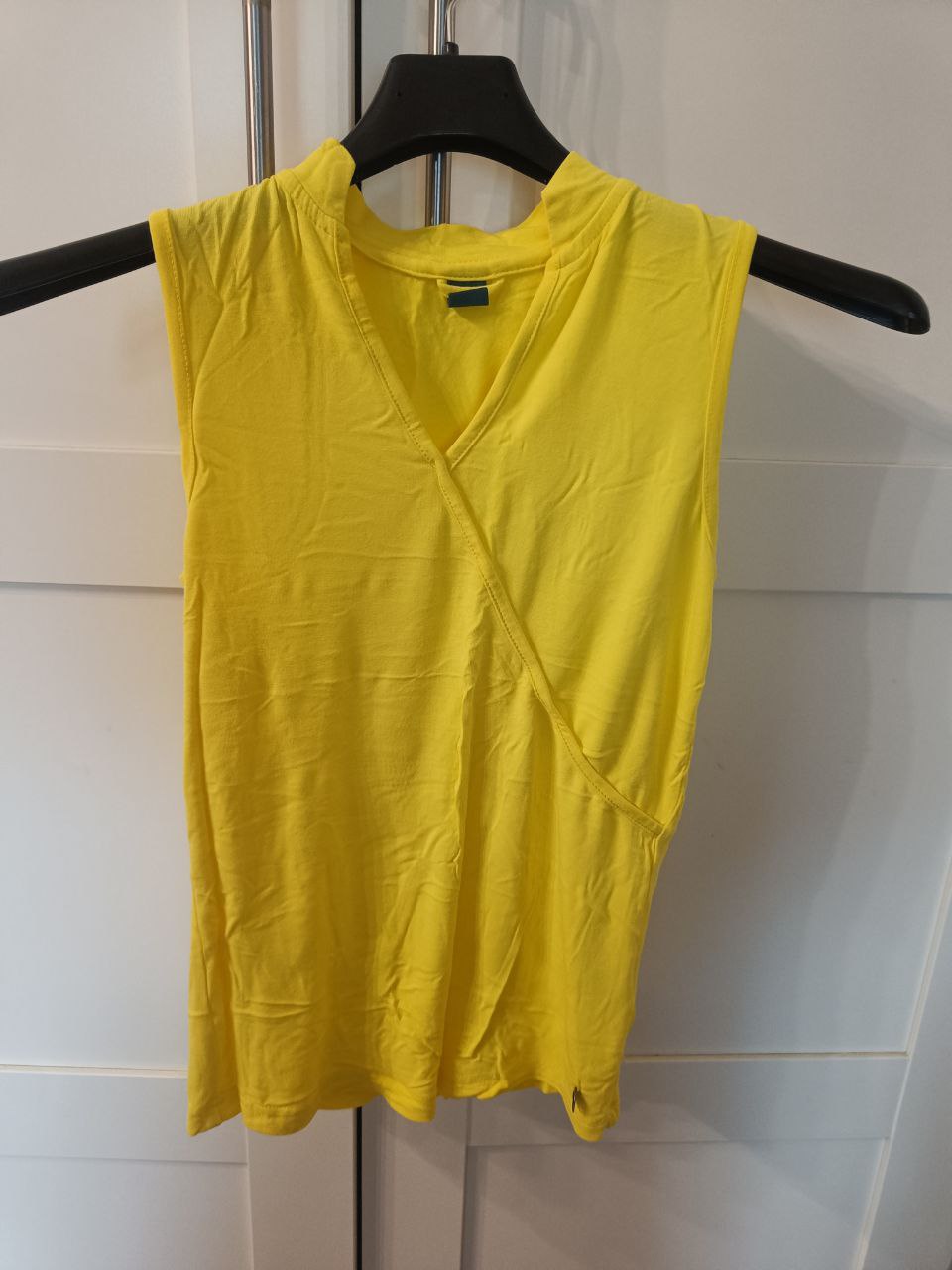 Parte superior amarilla