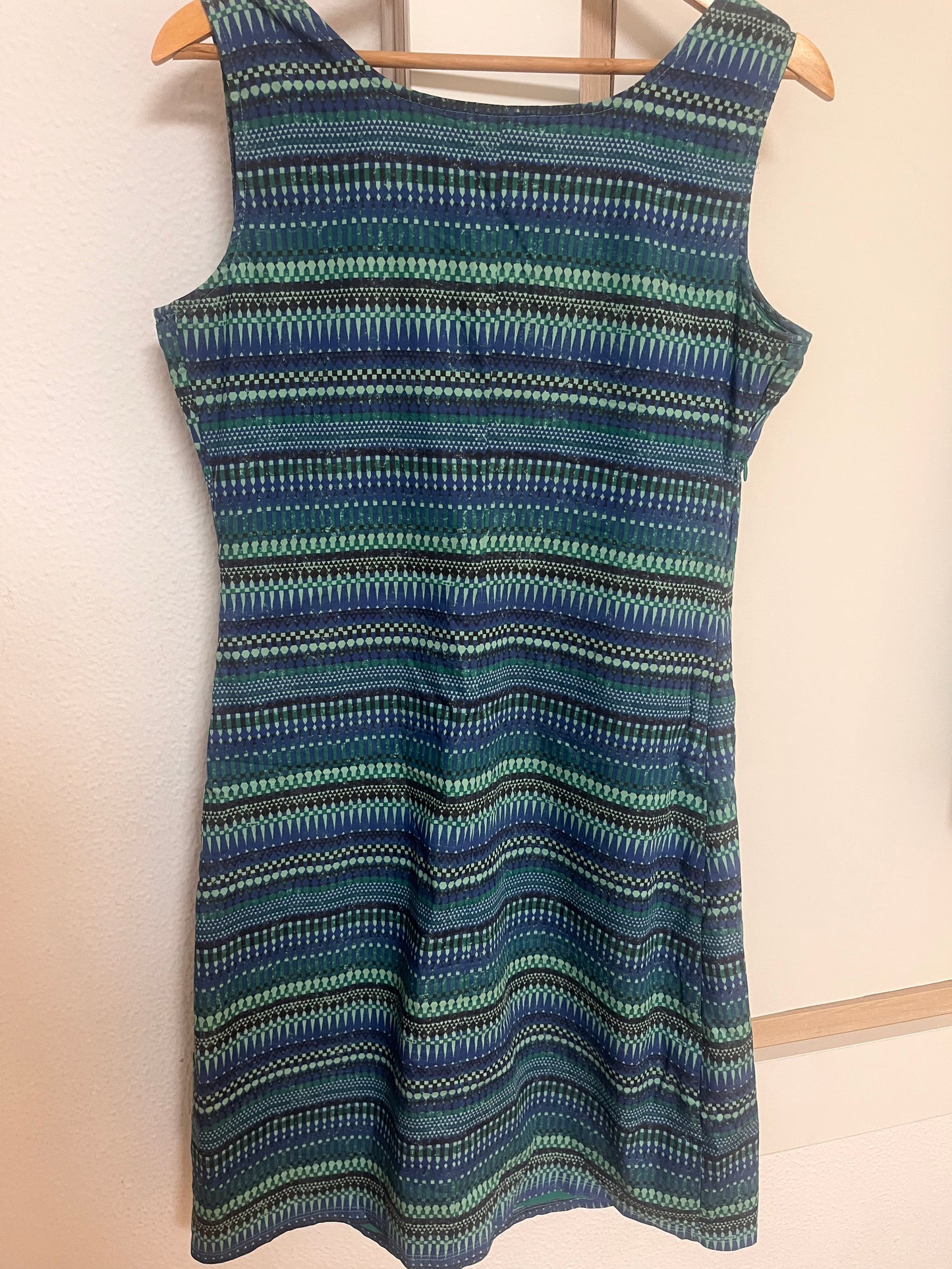 Vestido con estampado geométrico