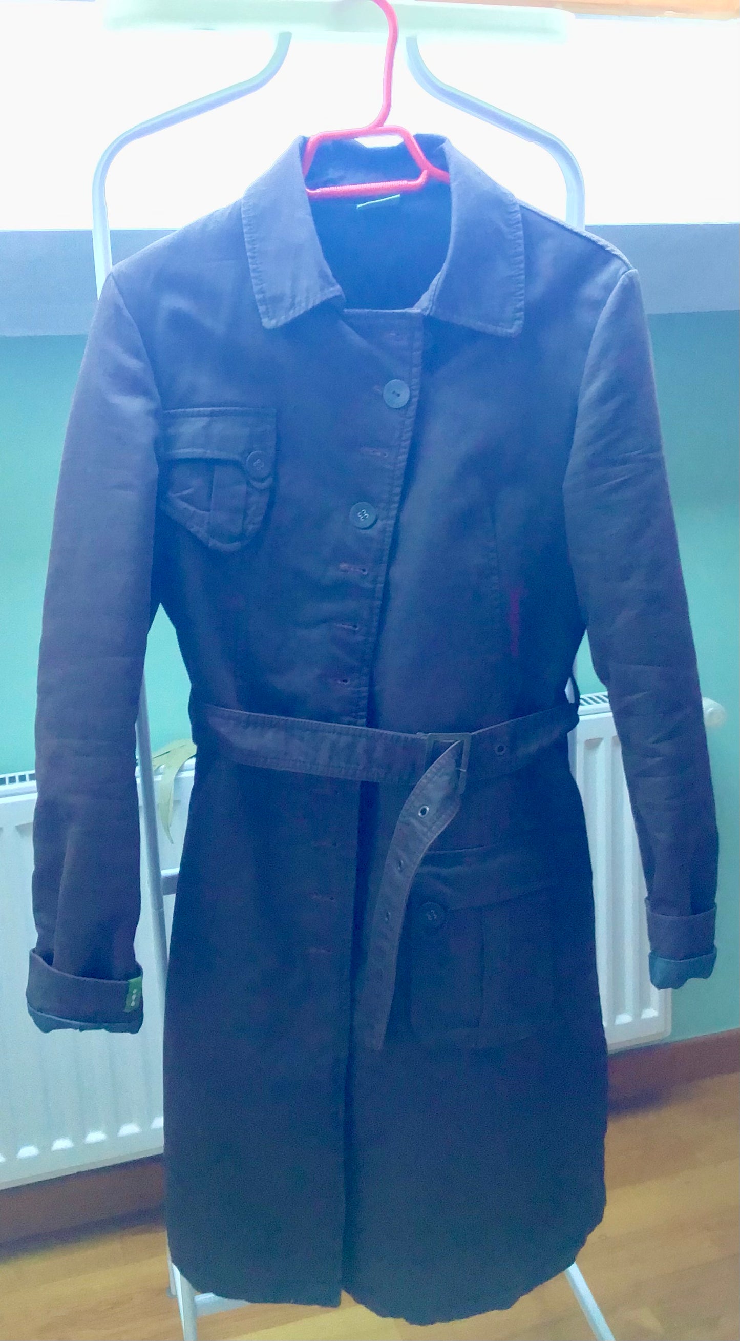 Abrigo encerado verde caqui para mujer