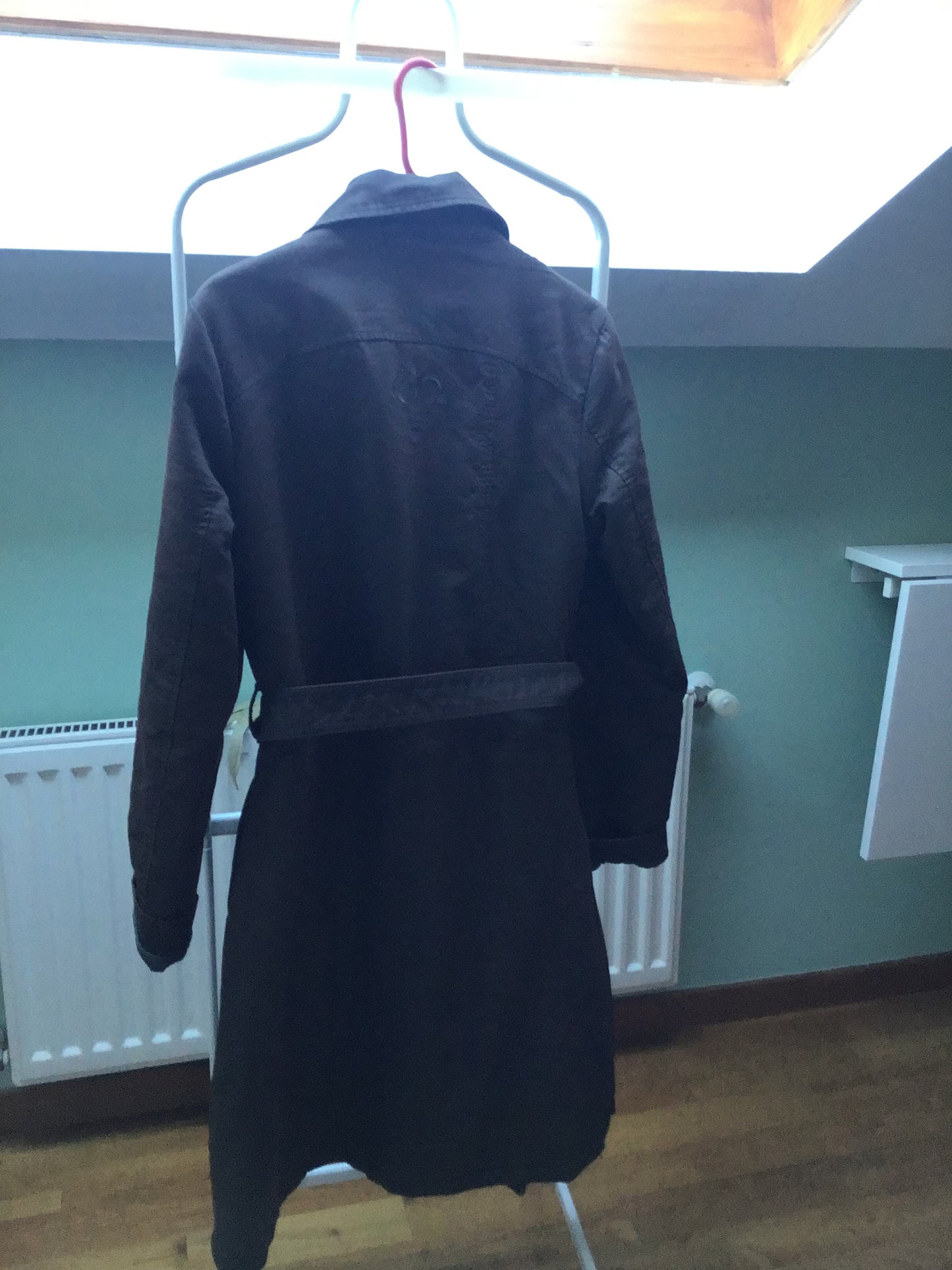 Abrigo encerado verde caqui para mujer