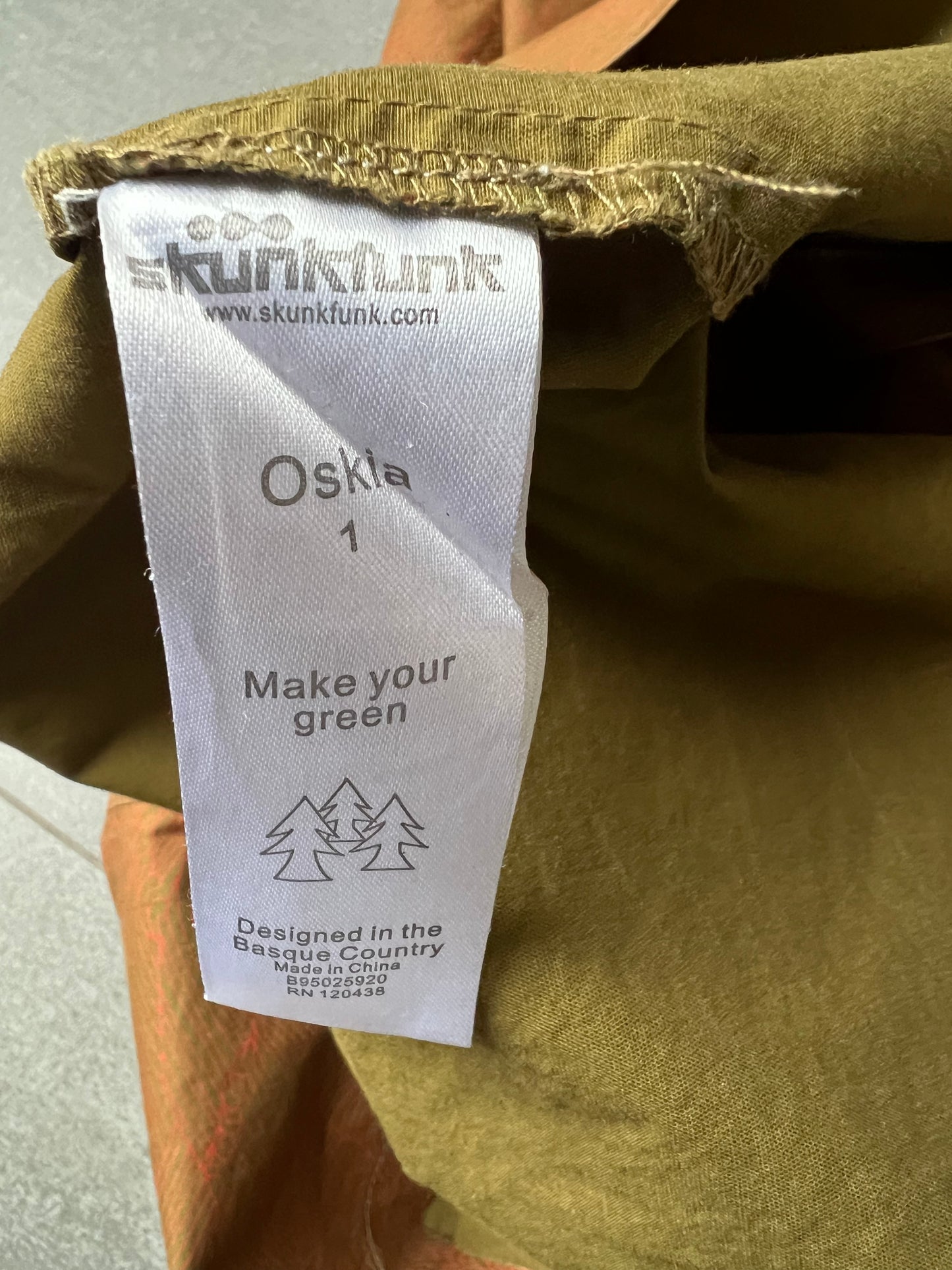 Dress wavy pattern in funky orange/pink on brownish green