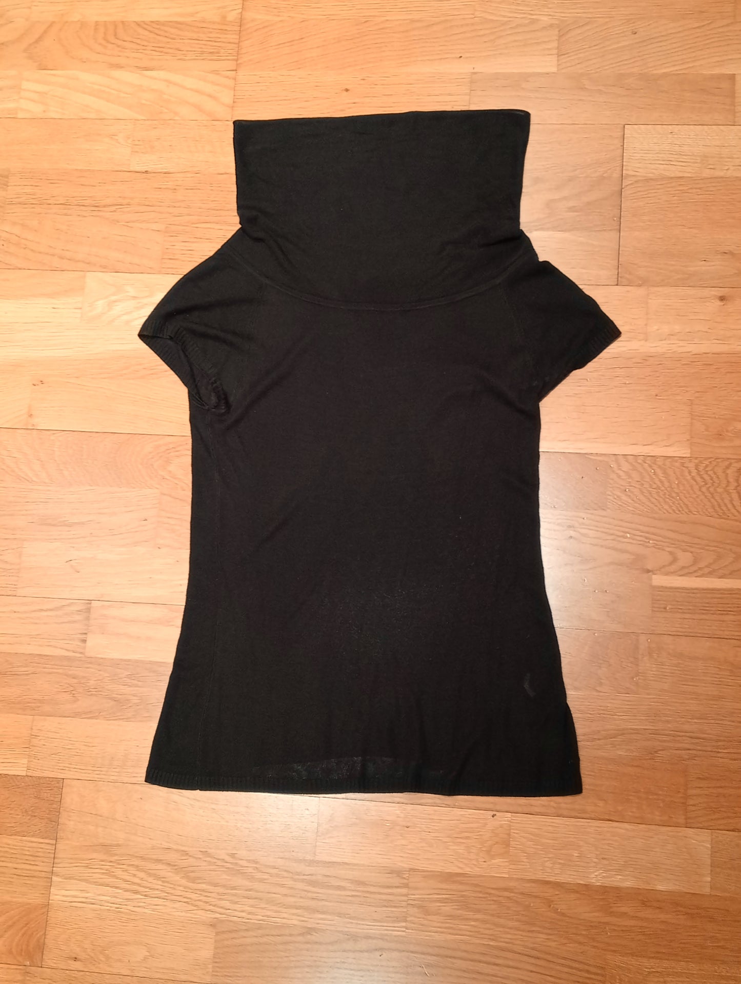 Jersey fino negro cuello chimenea