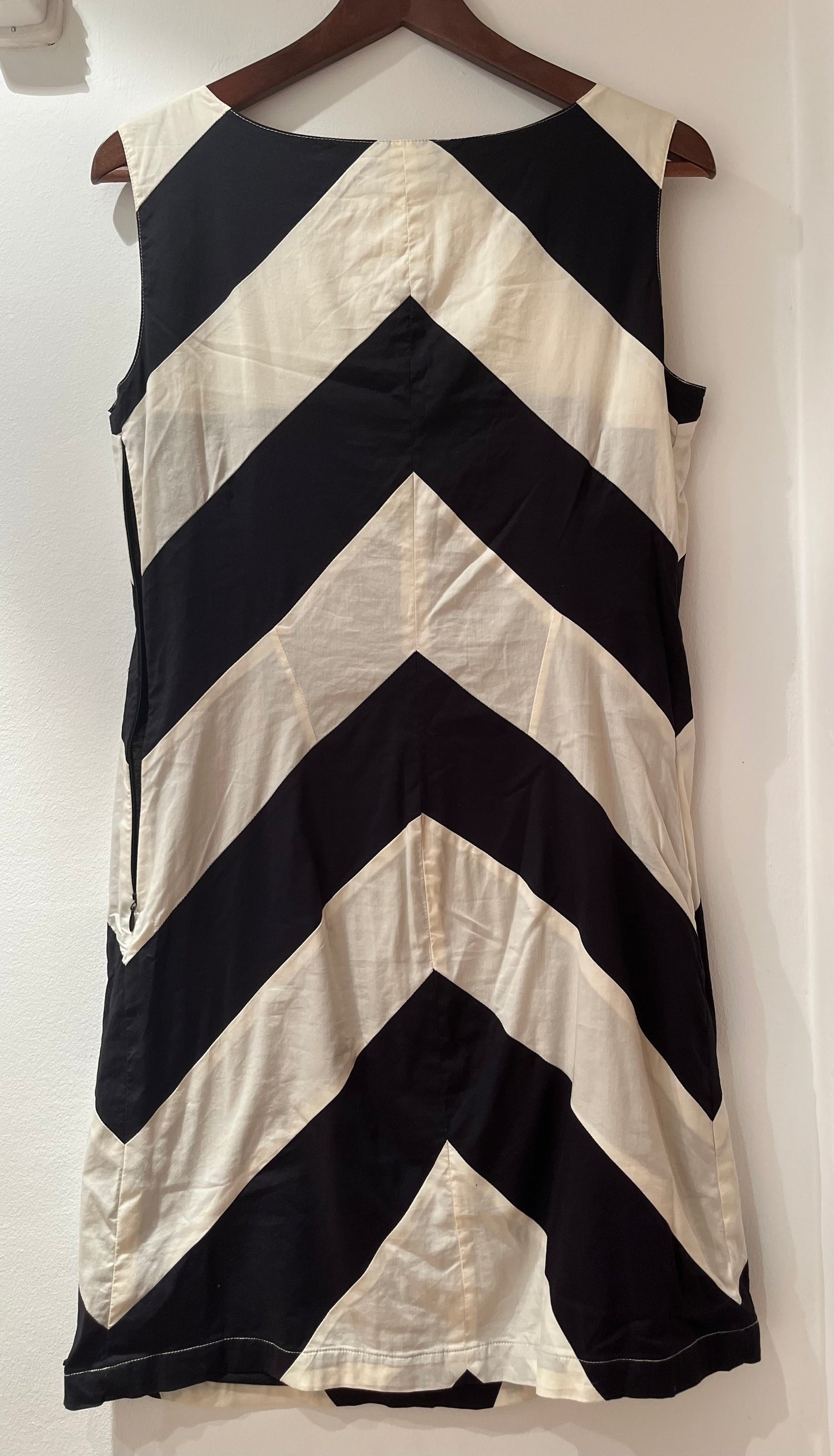 Vestido blanco y negro