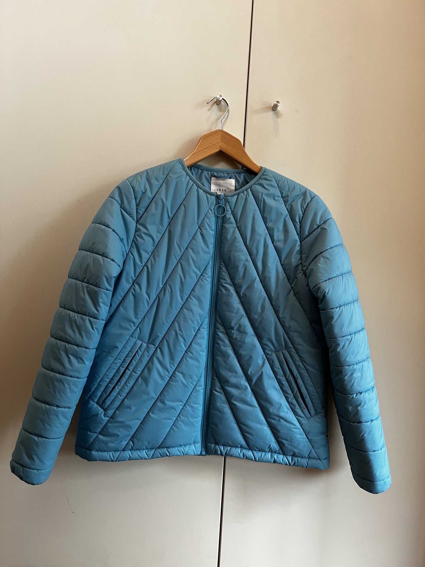 CHAQUETA DE MUJER AIZENE