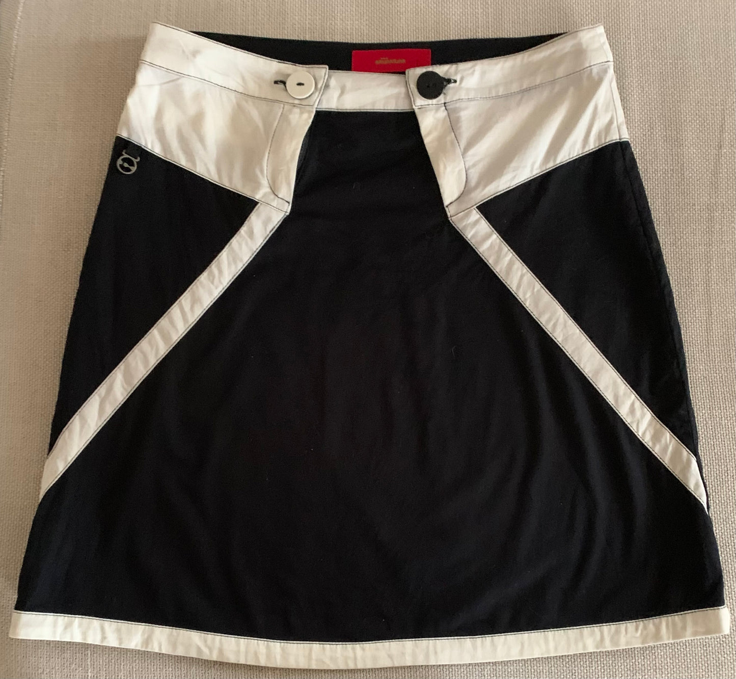 Falda bicolor negra y blanca