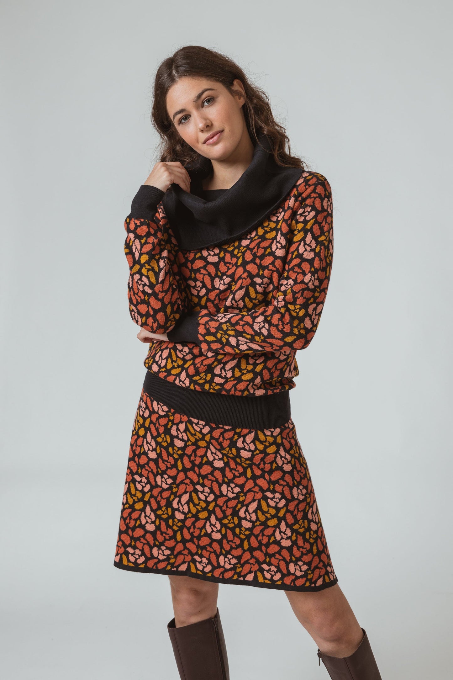 KALA WOMEN'S SWEATER