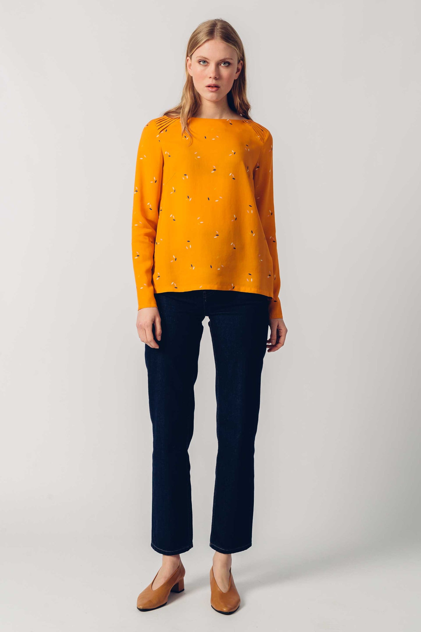 LAPIA WOMEN SHIRT