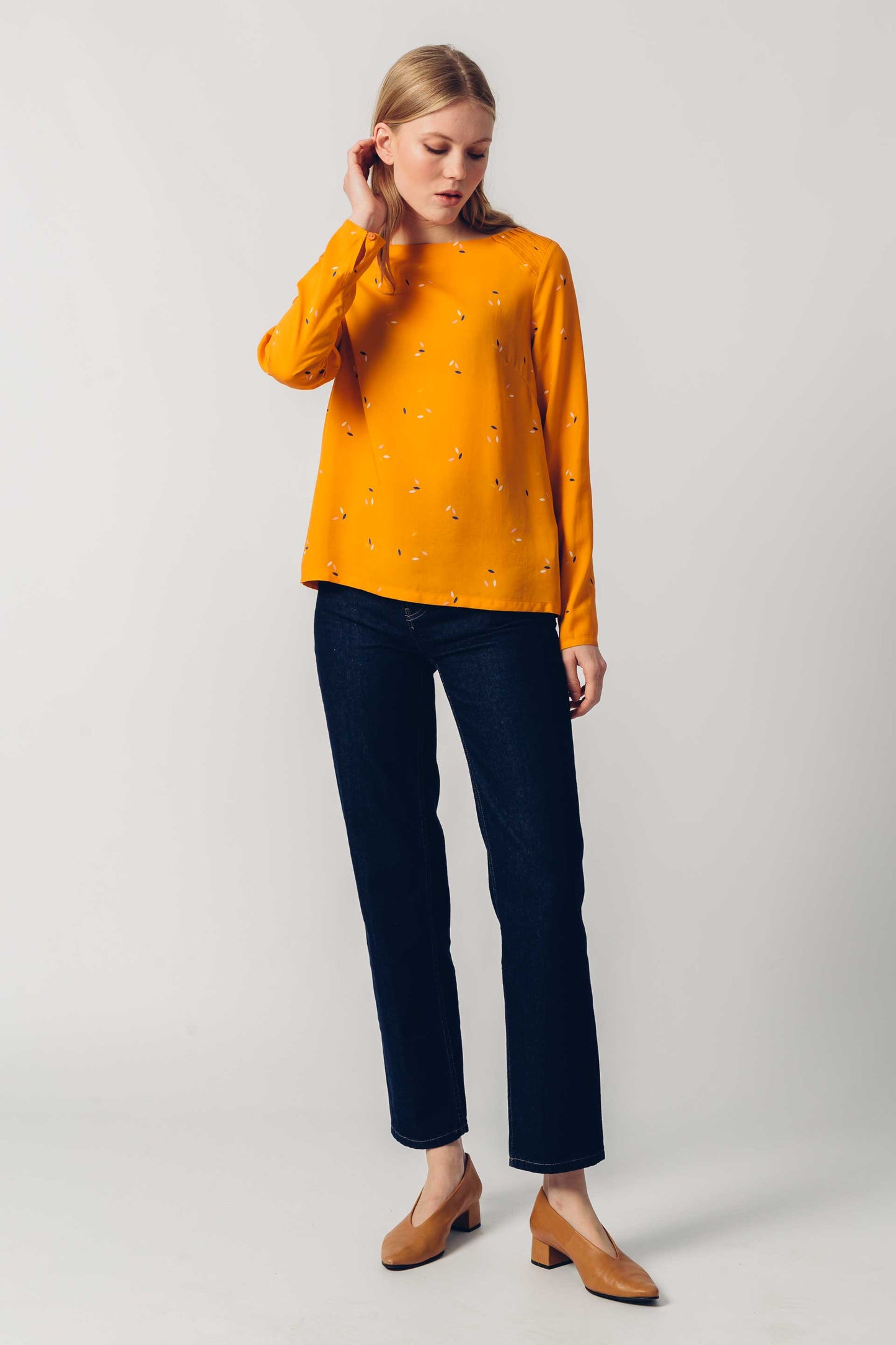 LAPIA WOMEN SHIRT