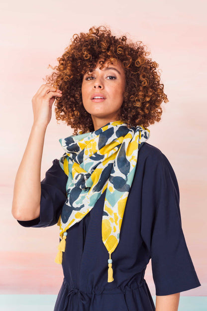 TRIOLA WOMEN SCARF